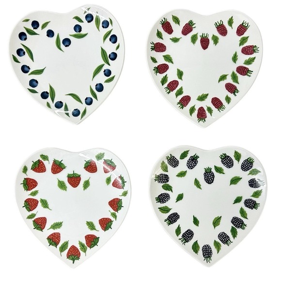 Williams Sonoma La Mure Chene Heart Shape Berry Plates Set 4 Dessert Appetizer - Picture 1 of 10